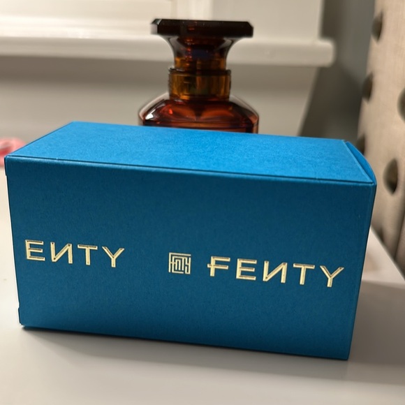 Fenty Beauty by Rihanna Eau de Parfum - Picture 4 of 5